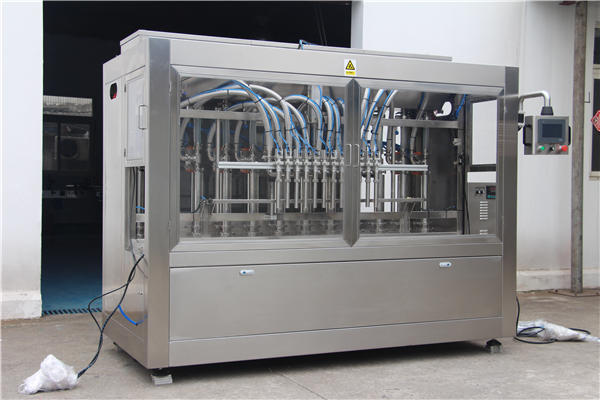 全自动蜂蜜灌装机装在瓶子里